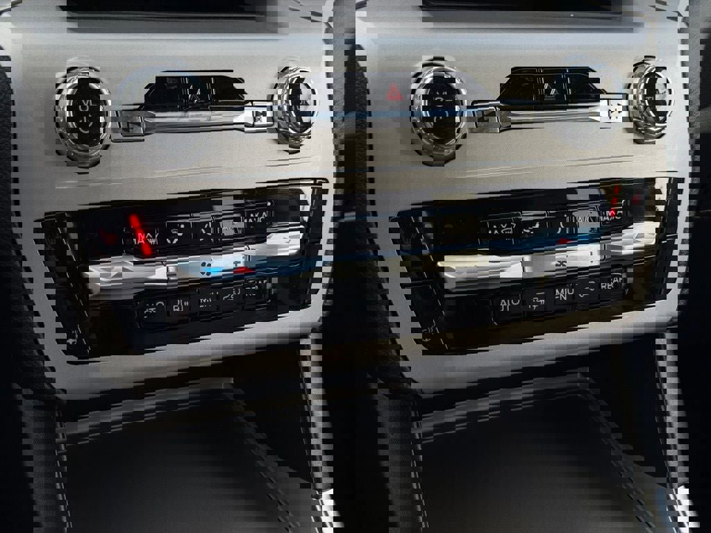 Certified 2023 Ford Explorer XLT w/ Equipment Group 202A image 44