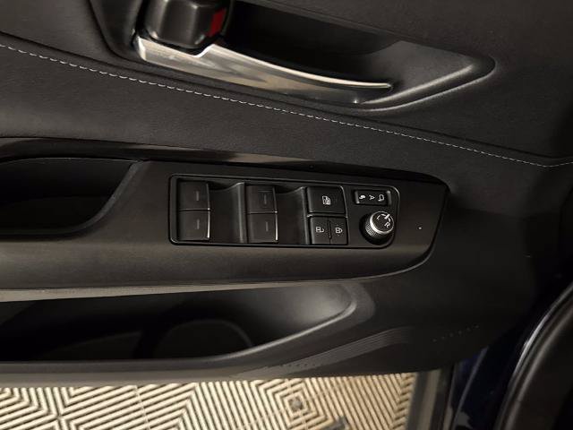 Used 2021 Toyota Venza LE AWD/4WD image 16