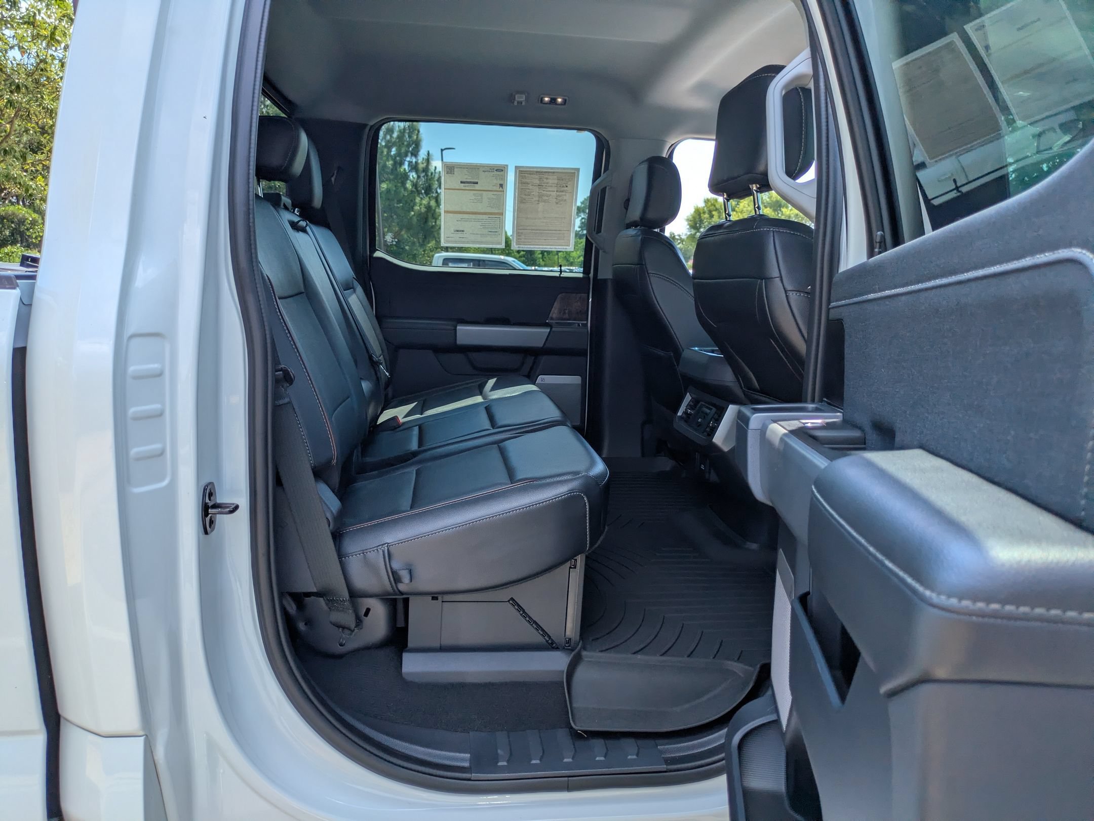 Certified 2023 Ford F250 Lariat w/ Black Appearance Package AWD/4WD image 38