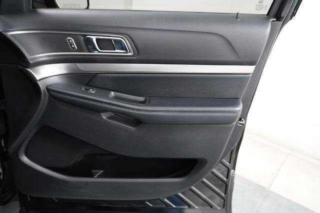 Certified 2018 Ford Explorer XLT AWD/4WD image 33