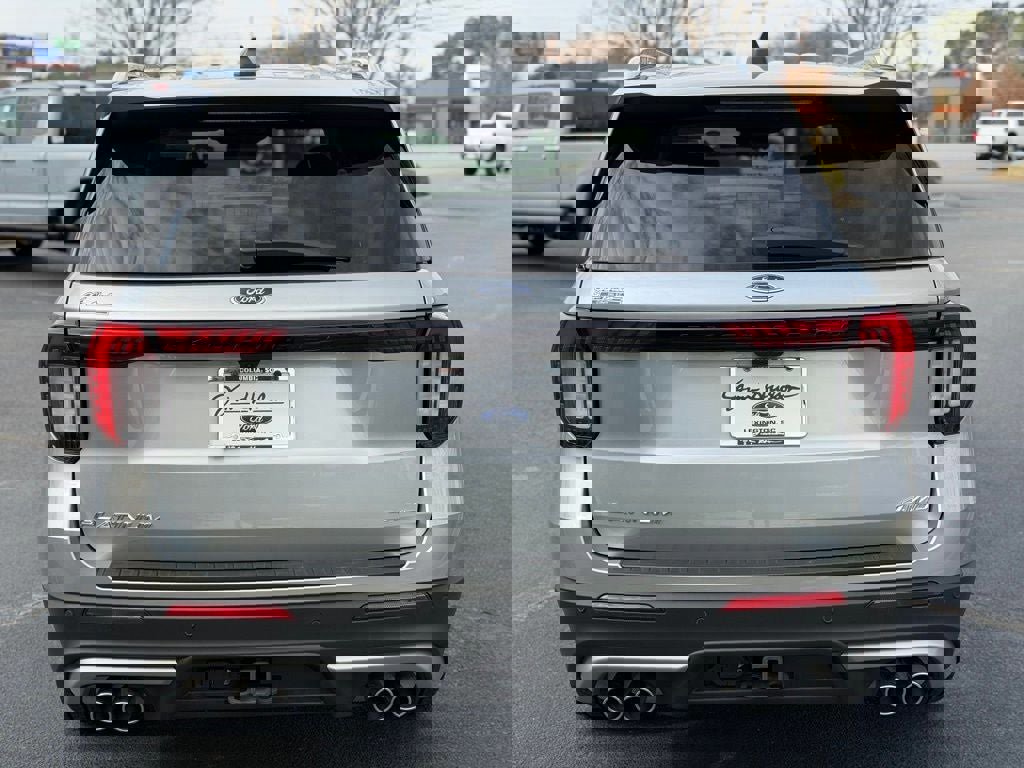 Certified 2025 Ford Explorer Platinum w/ Ultimate Package image 3