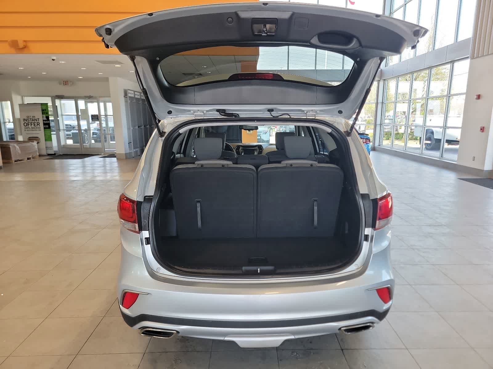 Used 2018 Hyundai Santa Fe SE w/ Cargo Package AWD/4WD image 24