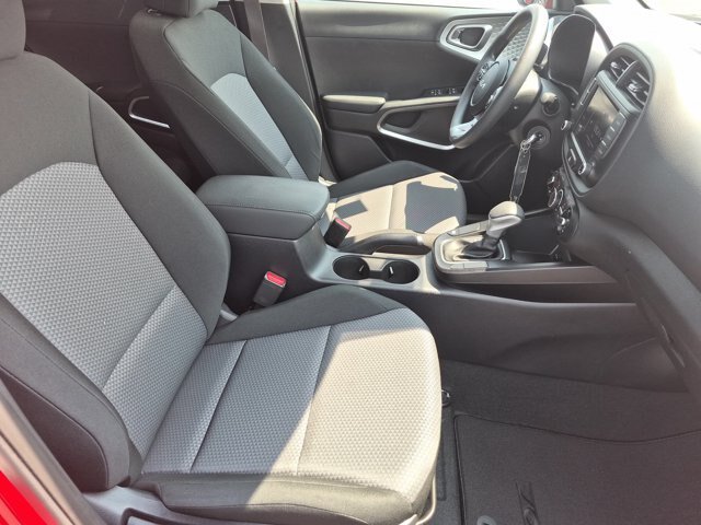 Used 2023 Kia Soul LX FWD image 33
