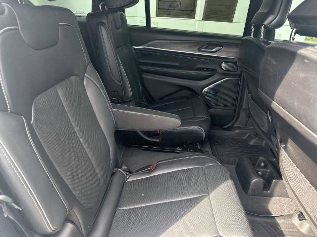 Used 2022 Jeep Grand Cherokee L Overland w/ Luxury Tech Group IV RWD image 33