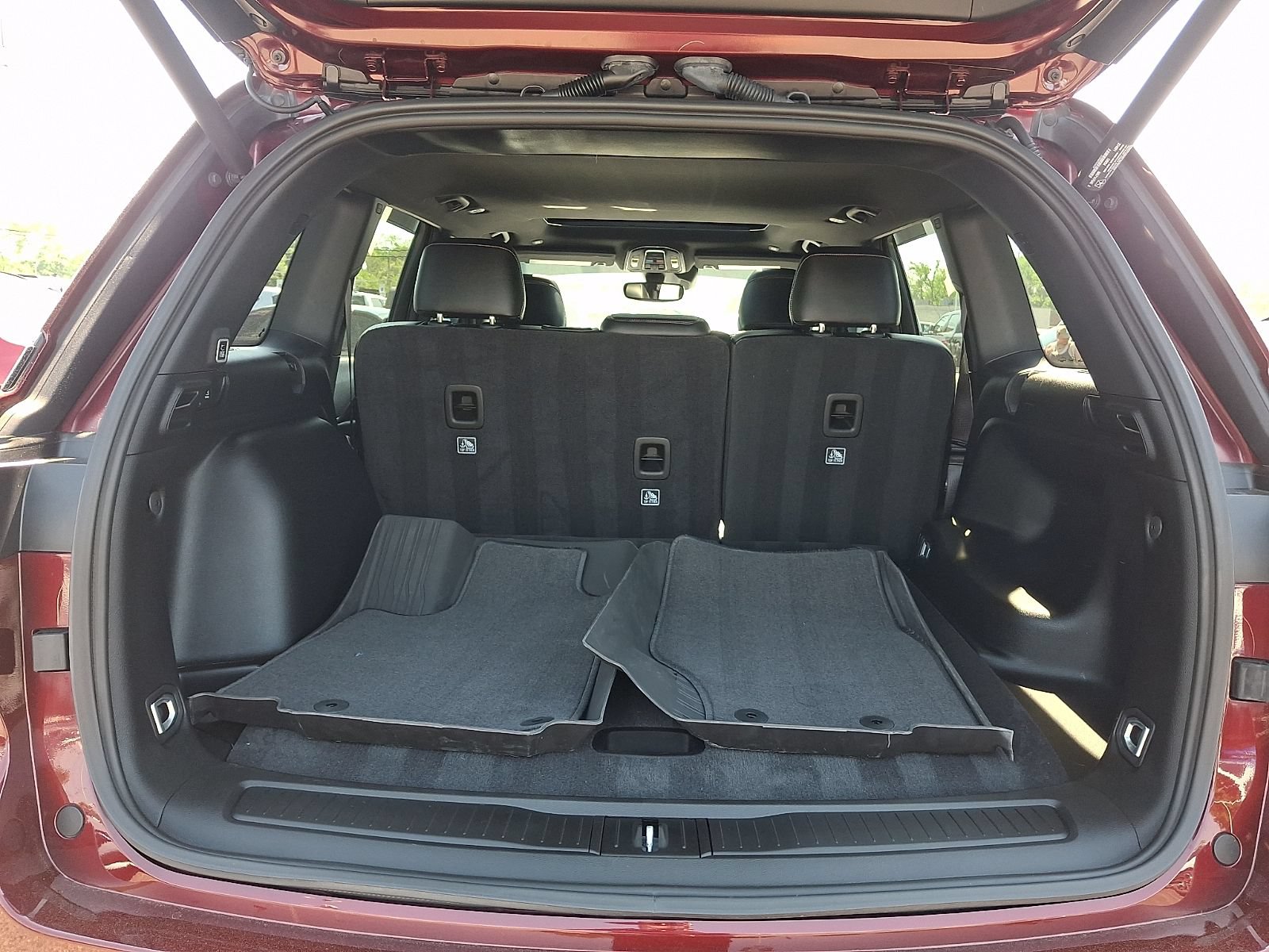 Used 2024 Jeep Grand Cherokee Altitude AWD/4WD image 28