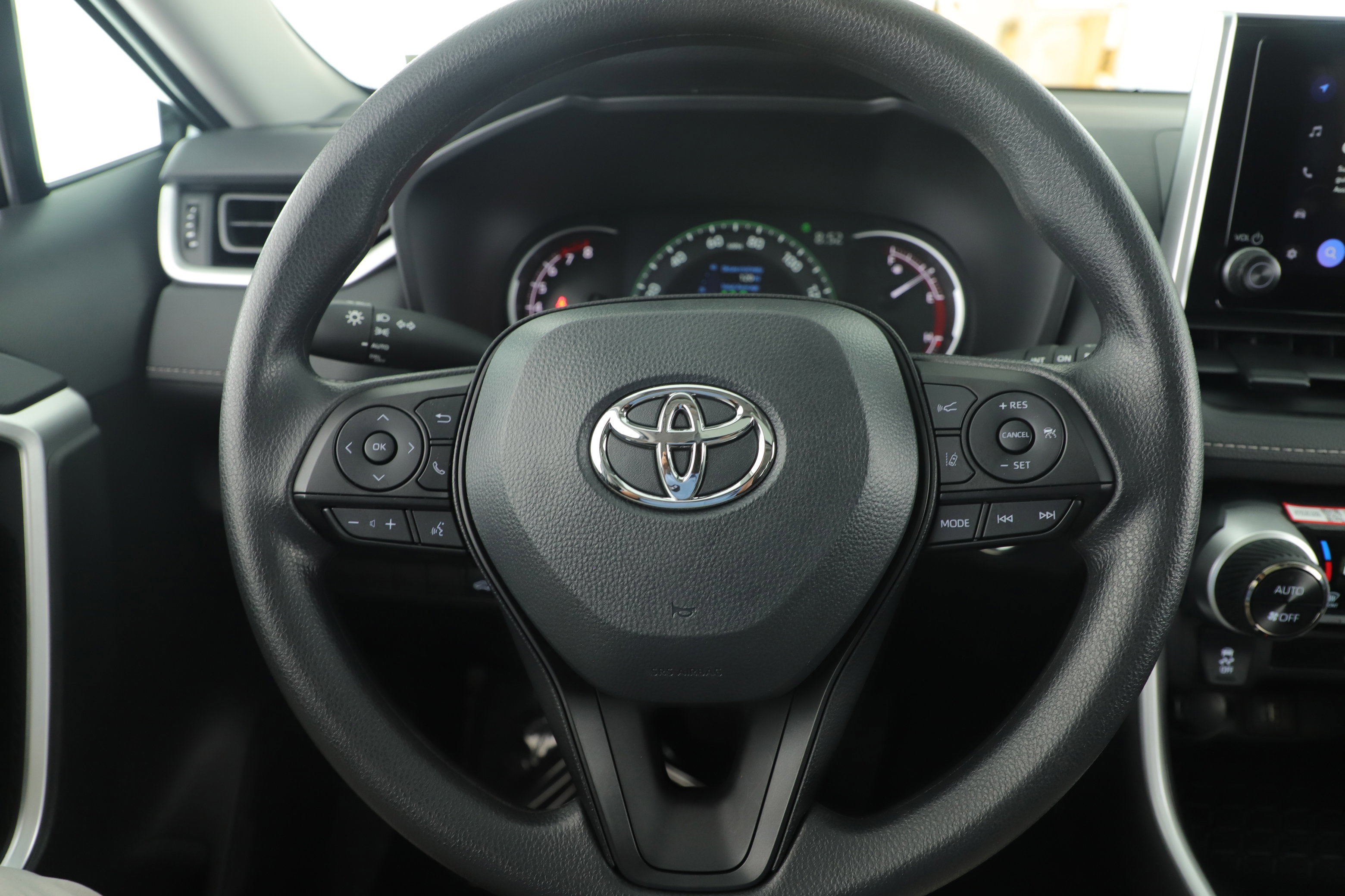 Used 2025 Toyota RAV4 XLE image 17