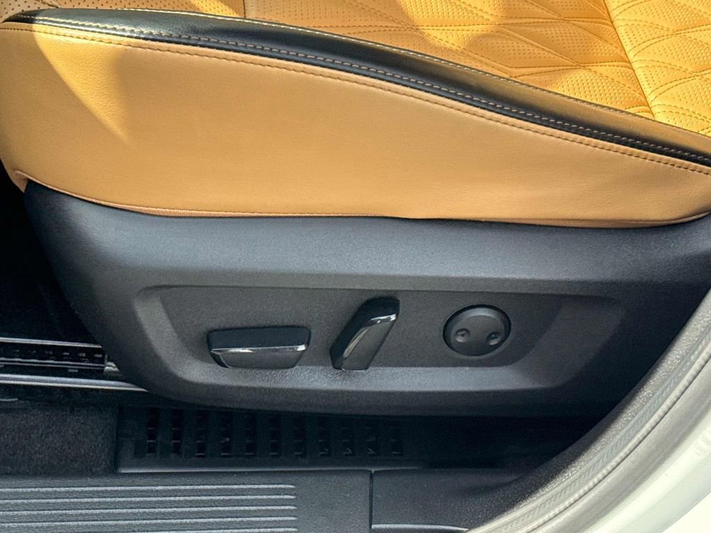 Used 2023 Nissan Rogue Platinum w/ Platinum Premium Package image 25