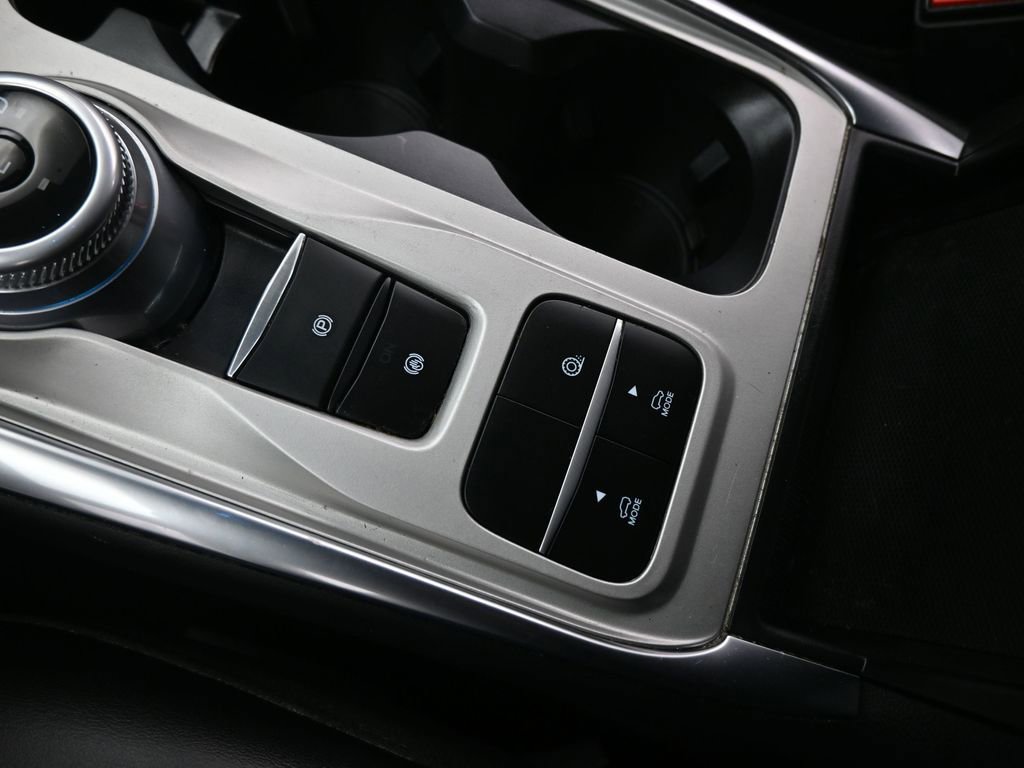 Certified 2022 Ford Explorer XLT w/ Equipment Group 202A image 19