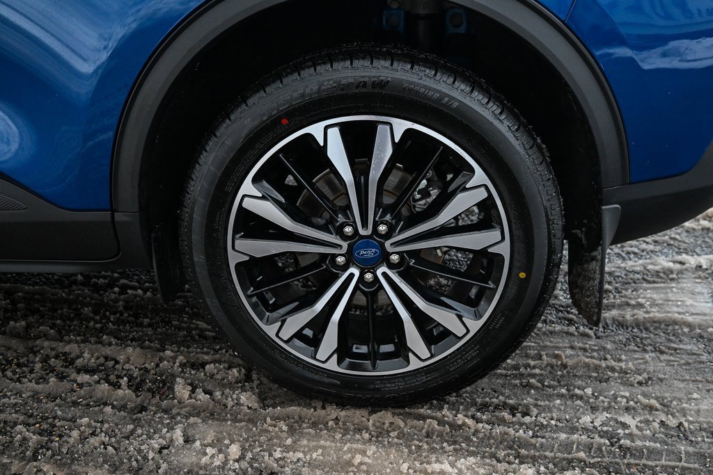 Certified 2022 Ford Escape SE w/ SE Sport Appearance Package image 13