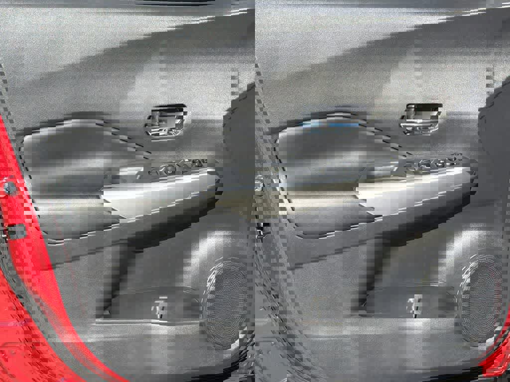 Used 2019 Nissan Kicks SR w/ SR Premium Package image 11