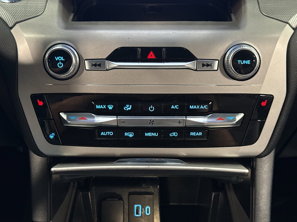 Certified 2021 Ford Explorer XLT w/ Equipment Group 202A image 25