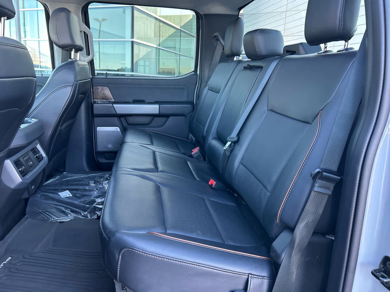 Certified 2025 Ford F450 Lariat w/ FX4 Off-Road Package image 24