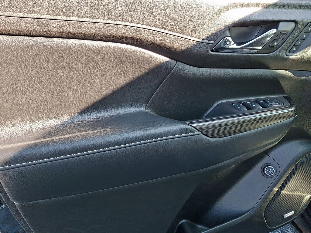 Used 2020 GMC Acadia SLT w/ Premium Package image 13