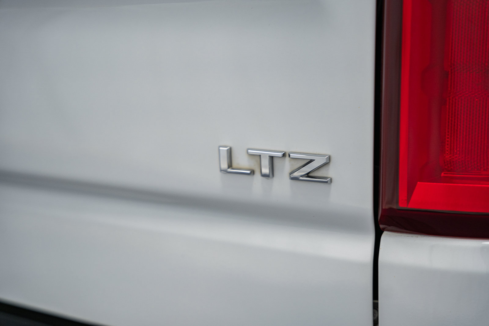 Used 2020 Chevrolet Silverado 1500 LTZ w/ LTZ Premium Package AWD/4WD image 9