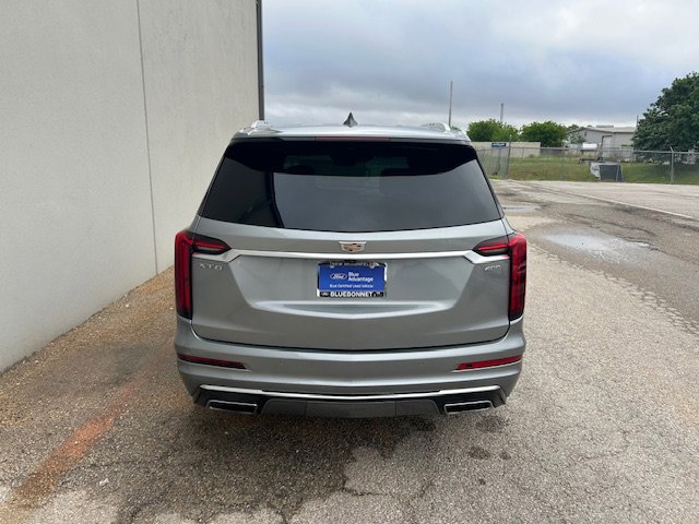Used 2023 Cadillac XT6 Premium Luxury image 2