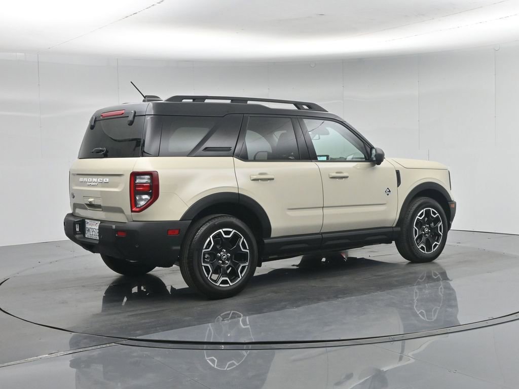 Certified 2025 Ford Bronco Sport Outer Banks w/ Outer Banks Tech Package+ AWD/4WD image 28