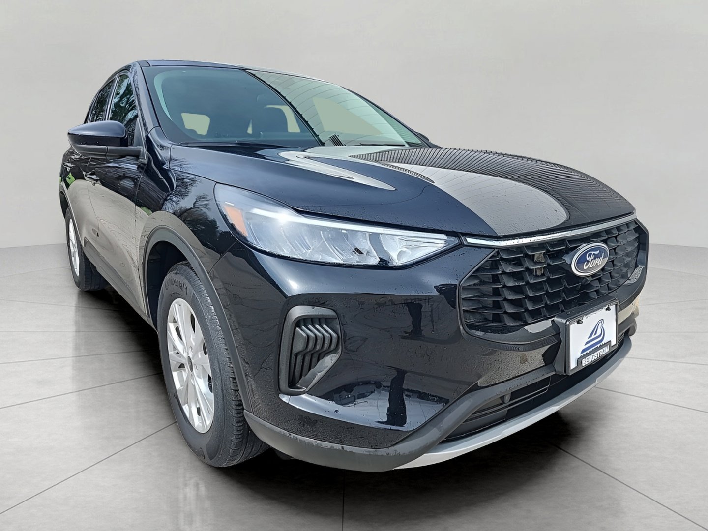 Certified 2023 Ford Escape Active w/ Tech Pack #2 image 1