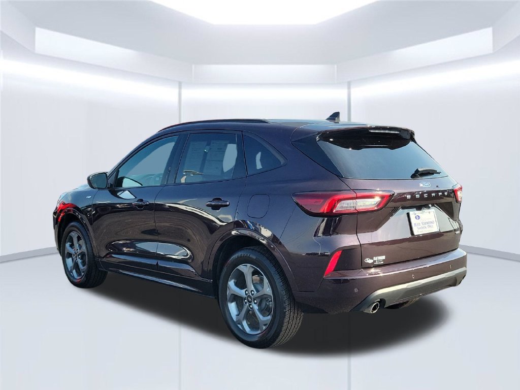 Certified 2023 Ford Escape ST-Line w/ Tech Pack #1 AWD/4WD image 7