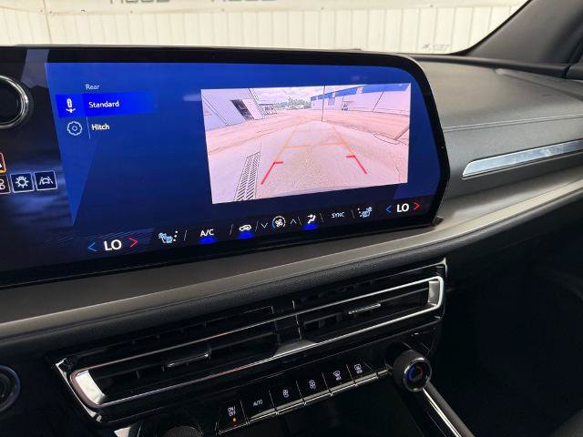 Used 2025 Chevrolet Traverse LT FWD image 5