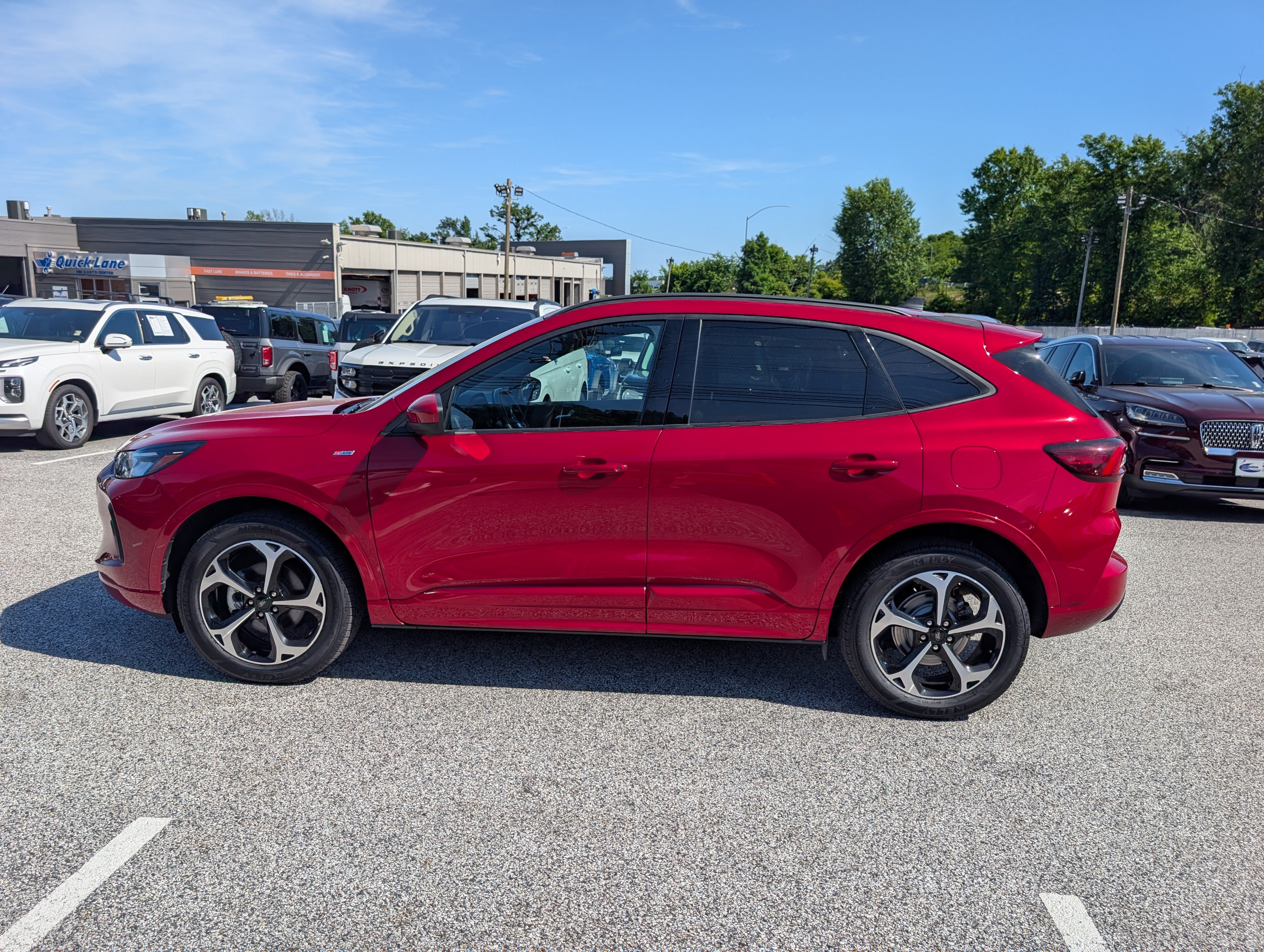 Certified 2023 Ford Escape ST-Line Select w/ Tech Pack #2 AWD/4WD image 3