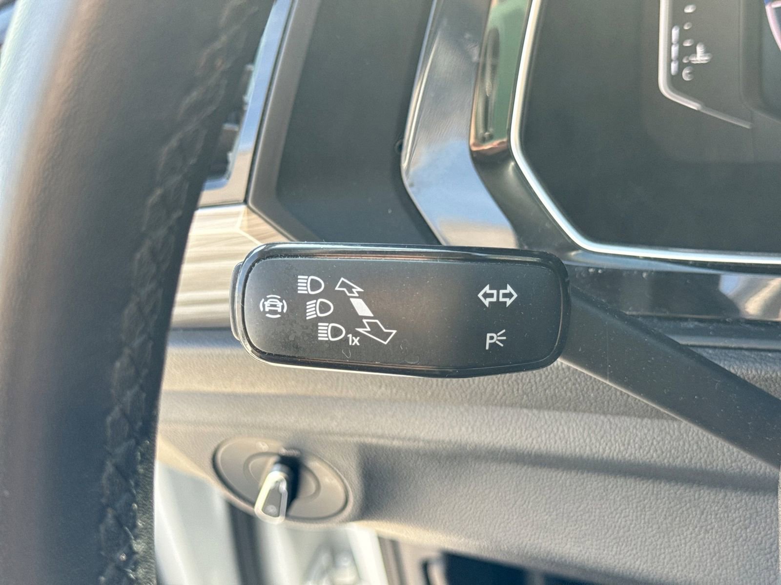 Used 2024 Volkswagen Jetta SEL FWD image 29