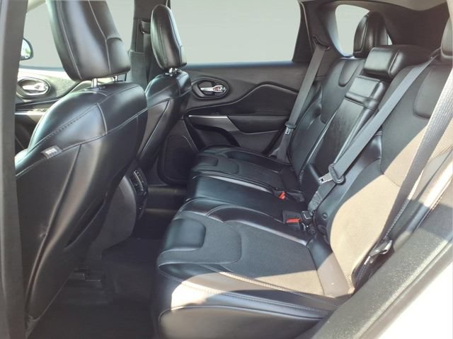 Used 2019 Jeep Cherokee Limited AWD/4WD image 13