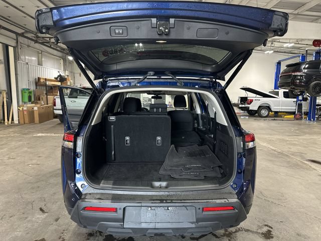 Used 2025 Nissan Pathfinder SV FWD image 25