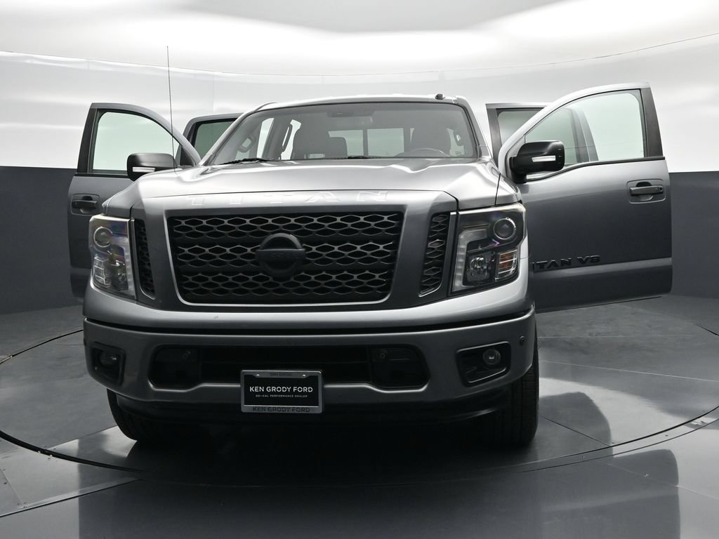 Used 2019 Nissan Titan SV w/ SV Convenience Package RWD image 29