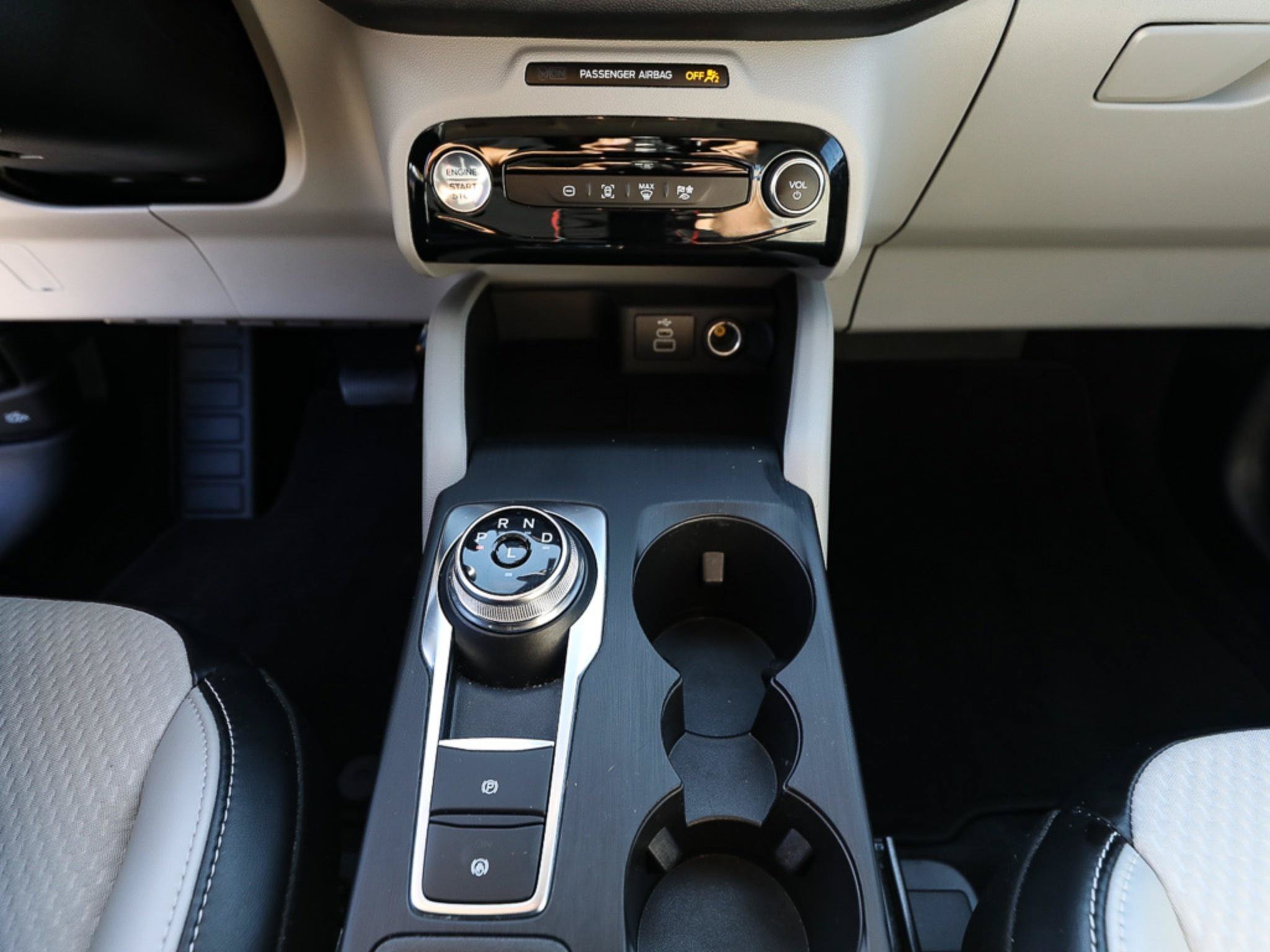 Certified 2024 Ford Escape SE FWD image 19