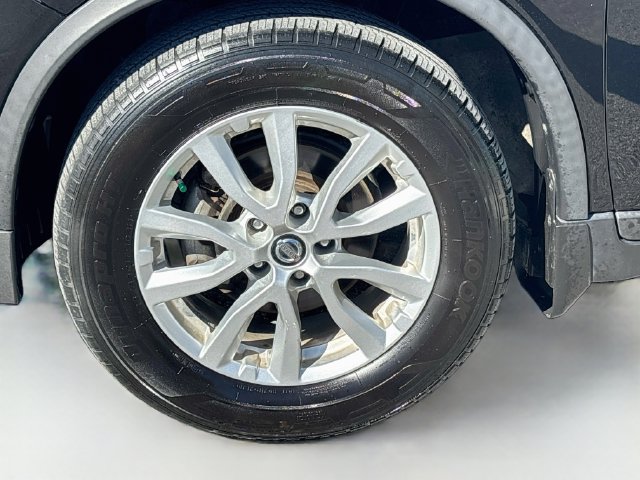 Used 2018 Nissan Rogue SV FWD image 28