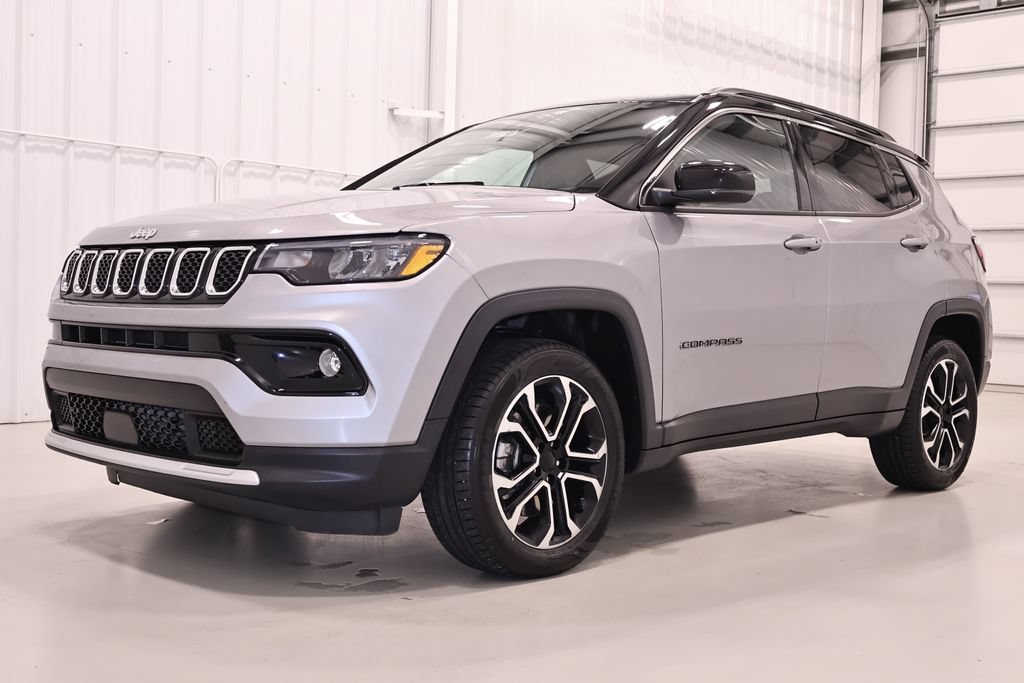Used 2023 Jeep Compass Limited AWD/4WD image 6