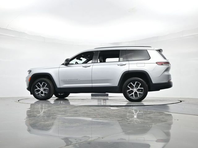 Used 2025 Jeep Grand Cherokee L Limited AWD/4WD image 39