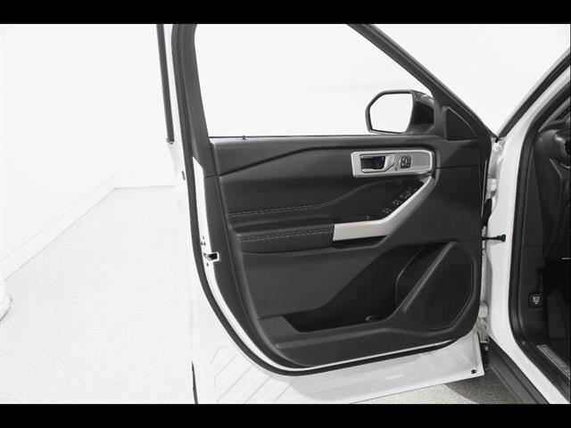 Certified 2022 Ford Explorer Limited w/ Equipment Group 301A AWD/4WD image 6
