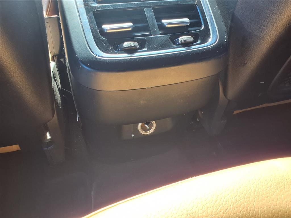 Used 2018 Volvo XC90 T6 Momentum w/ Convenience Package image 10