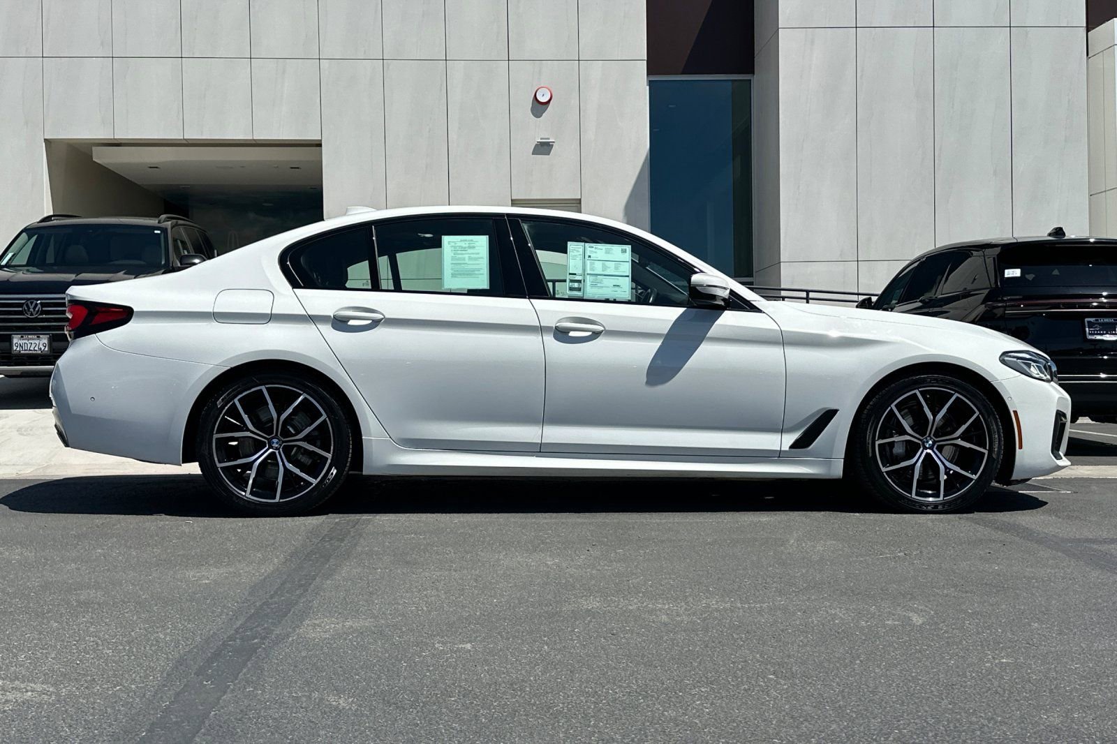 Used 2023 BMW 540i w/ M Sport Package image 2