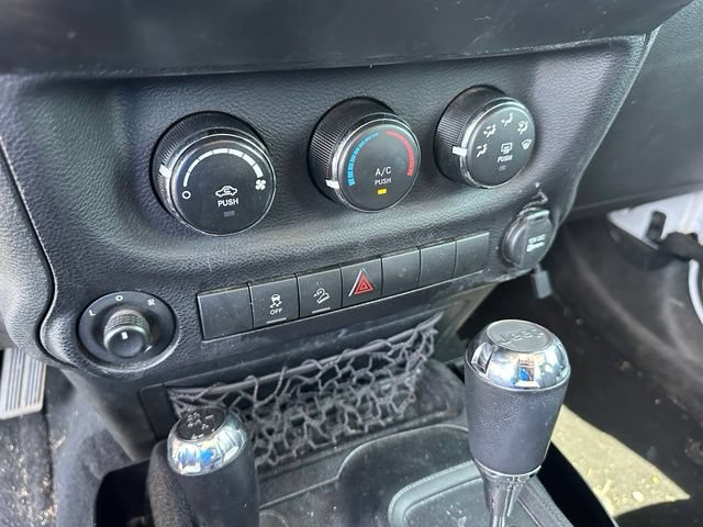 Used 2018 Jeep Wrangler Unlimited Sport S AWD/4WD image 14
