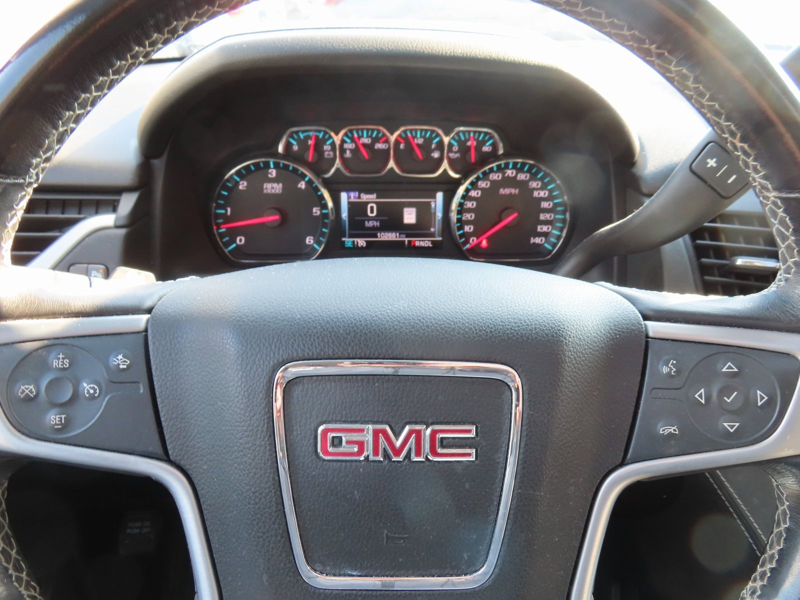 Used 2019 GMC Yukon XL SLT image 18
