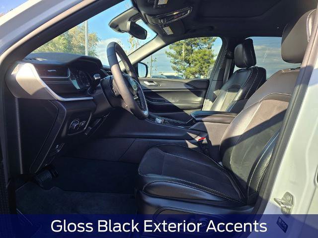 Used 2024 Jeep Grand Cherokee L Altitude AWD/4WD image 13