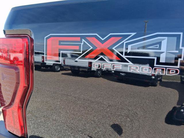 Certified 2022 Ford F250 Platinum w/ FX4 Off-Road Package image 12