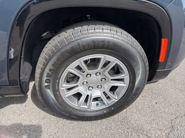 Used 2023 Jeep Wagoneer Base image 10