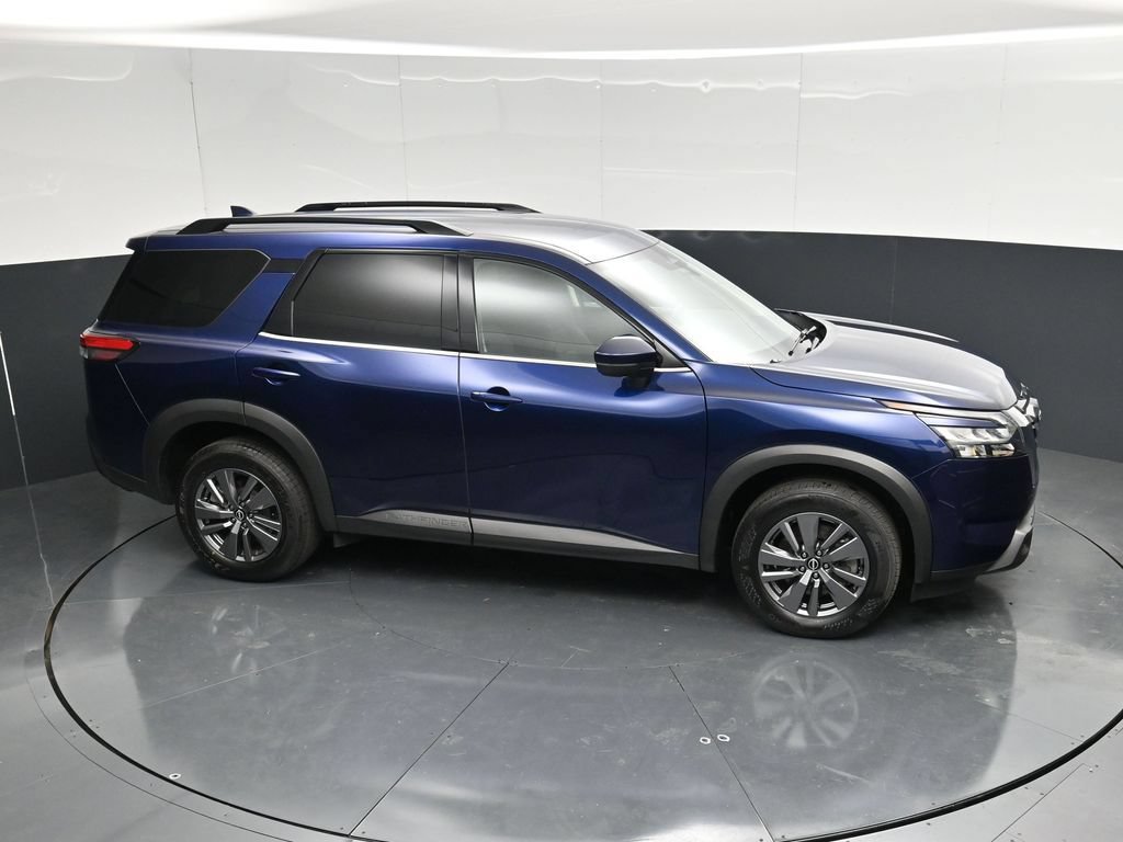 Used 2025 Nissan Pathfinder SV AWD/4WD image 34