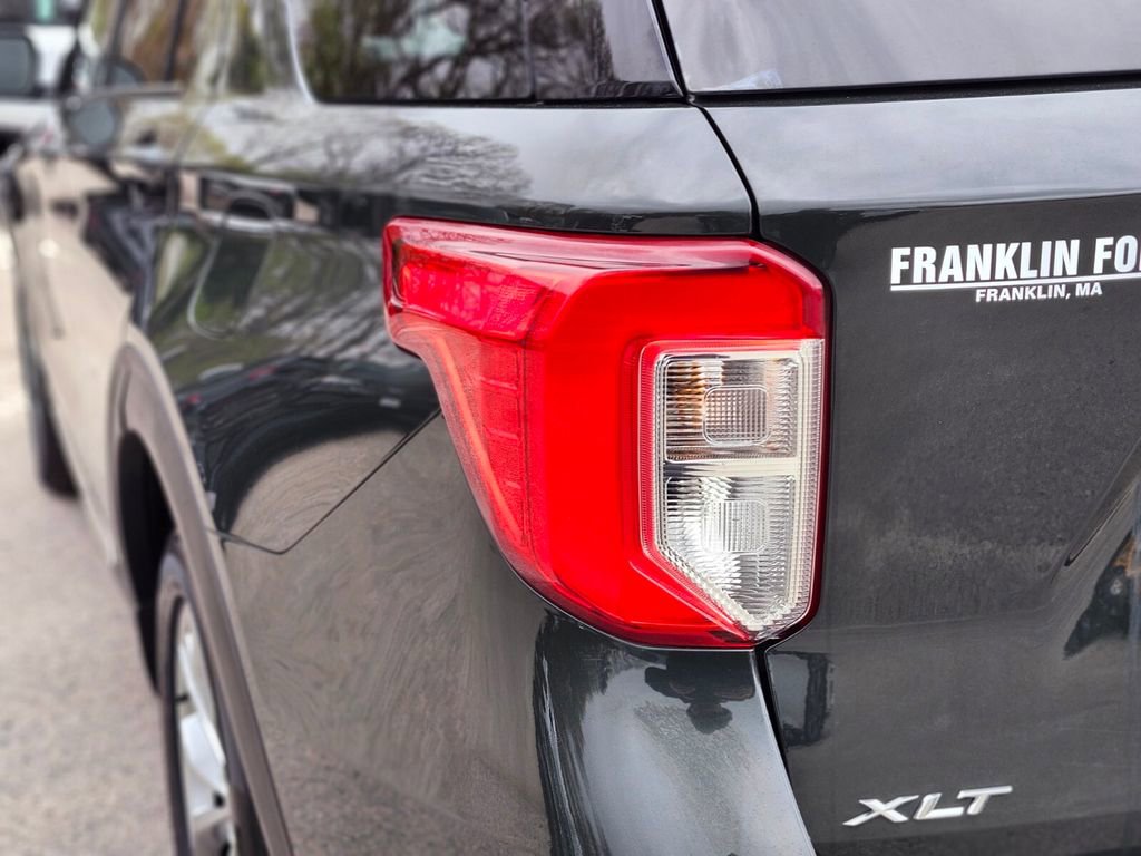 Certified 2023 Ford Explorer XLT w/ Equipment Group 202A AWD/4WD image 9
