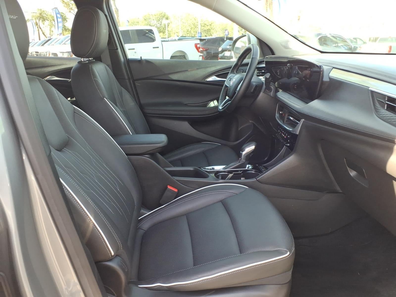 Used 2026 Buick Encore GX Avenir AWD/4WD image 11