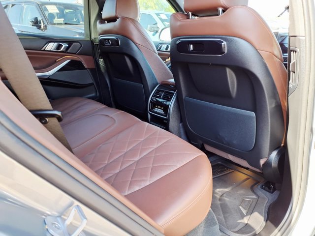 Used 2025 BMW X5 xDrive40i w/ M Sport Package image 13