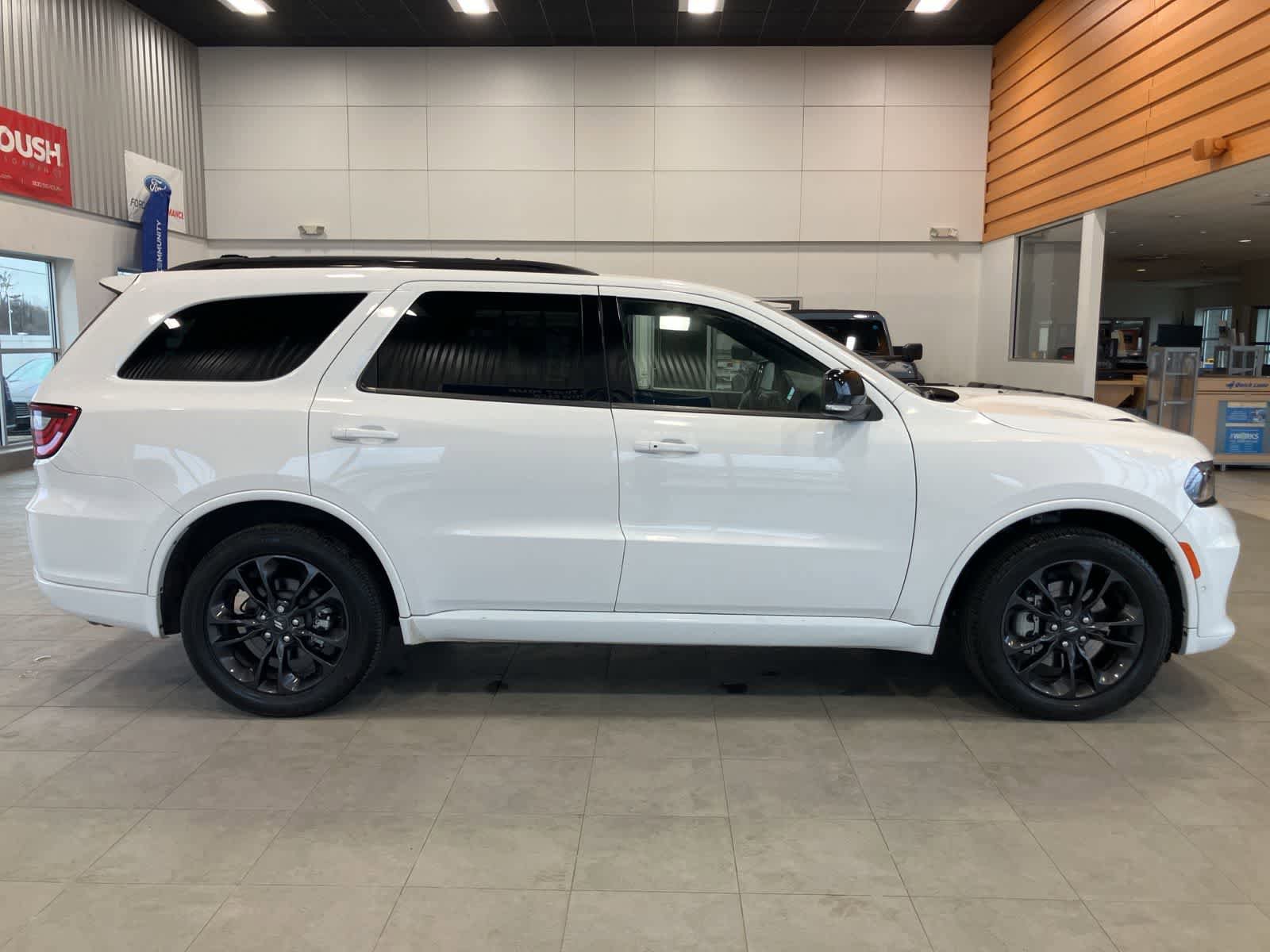 Used 2024 Dodge Durango R/T w/ Blacktop Package AWD/4WD image 4