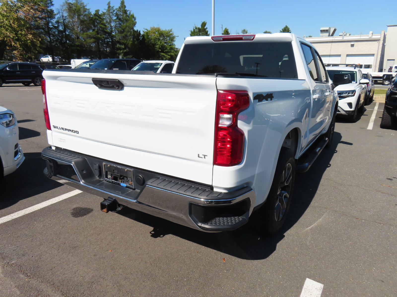 Used 2024 Chevrolet Silverado 1500 LT AWD/4WD image 4