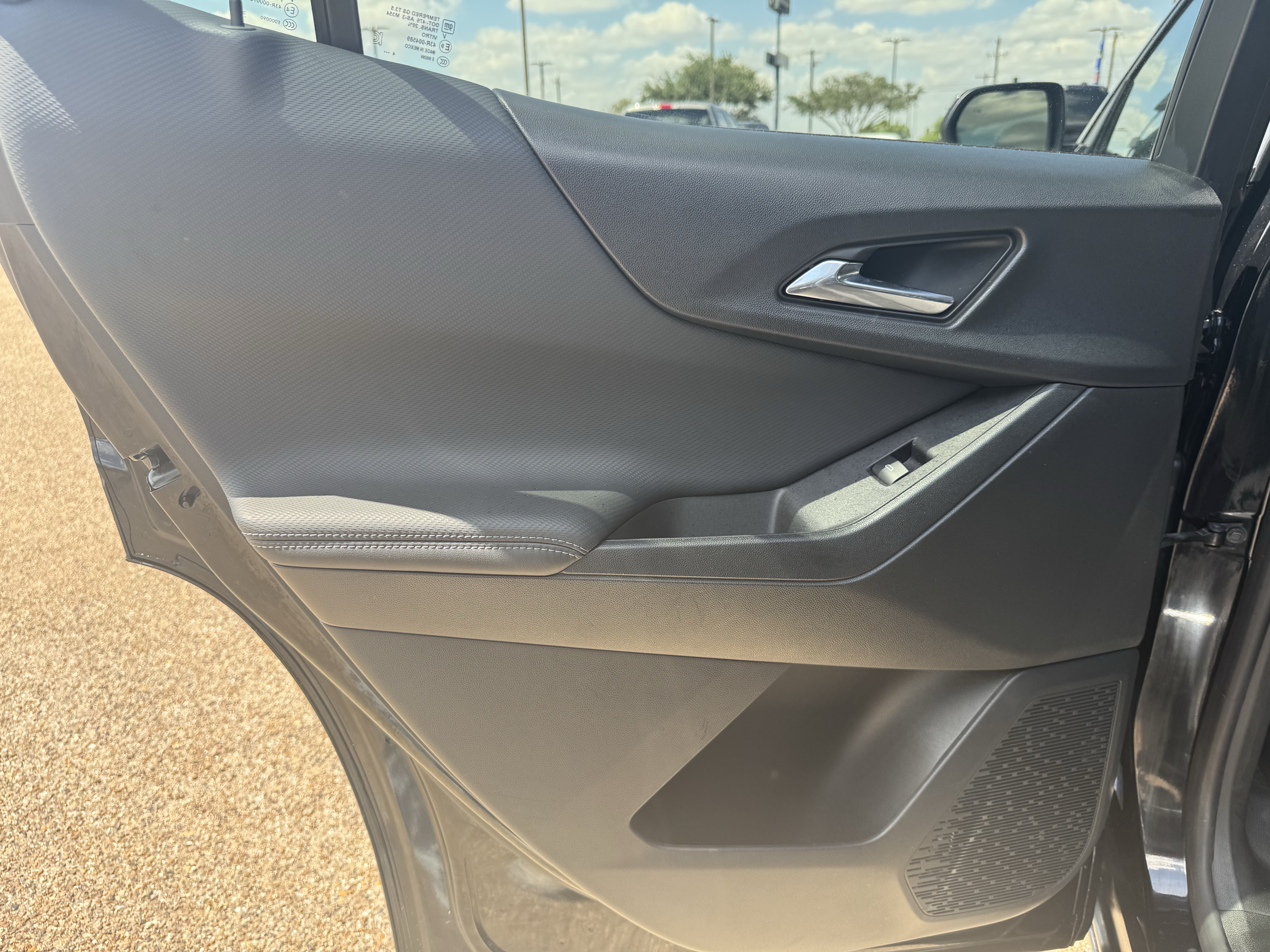 Used 2025 Chevrolet Equinox LT w/ Midnight Edition FWD image 23