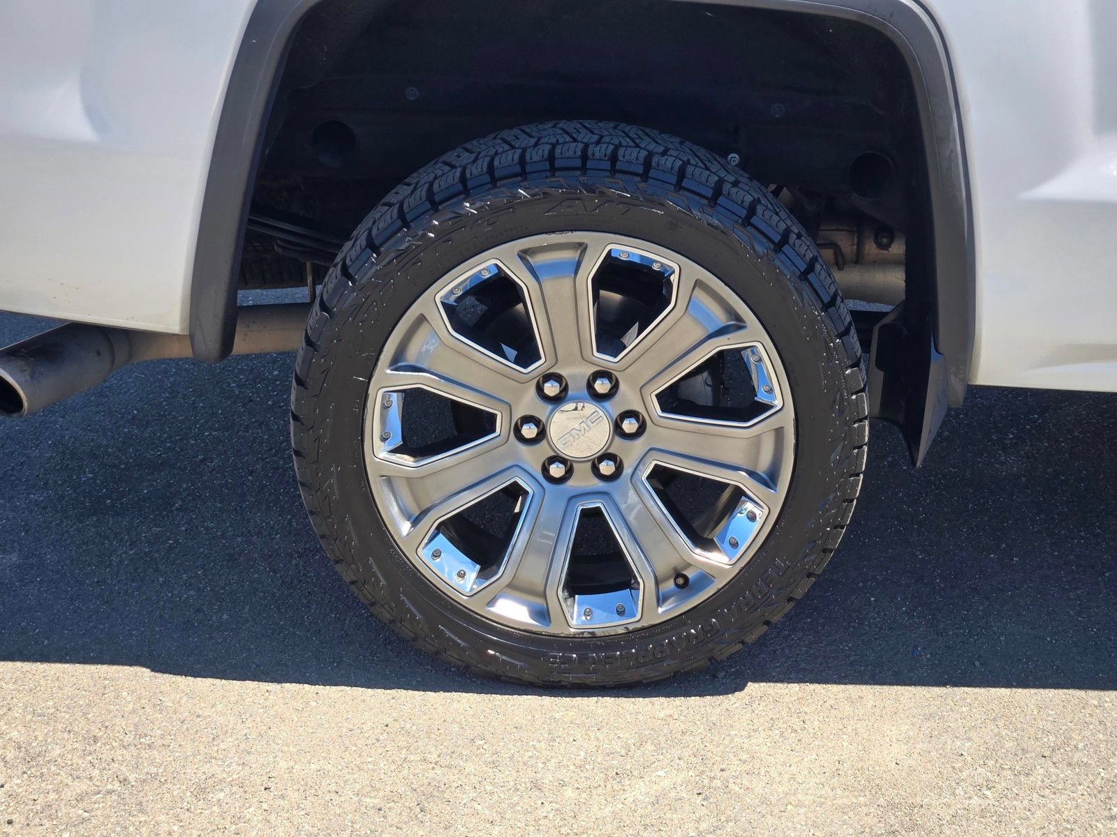 Used 2018 GMC Sierra 1500 Denali w/ Denali Ultimate Package AWD/4WD image 10