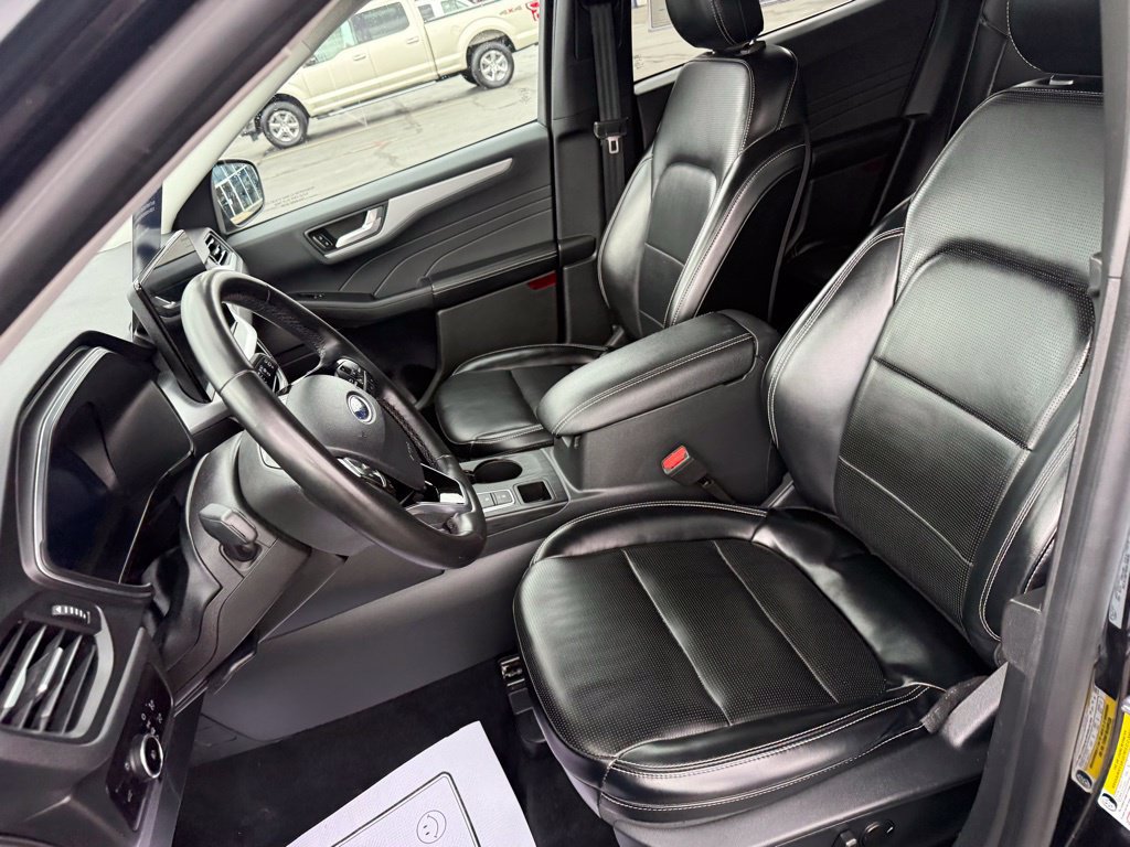 Certified 2024 Ford Escape Platinum AWD/4WD image 21