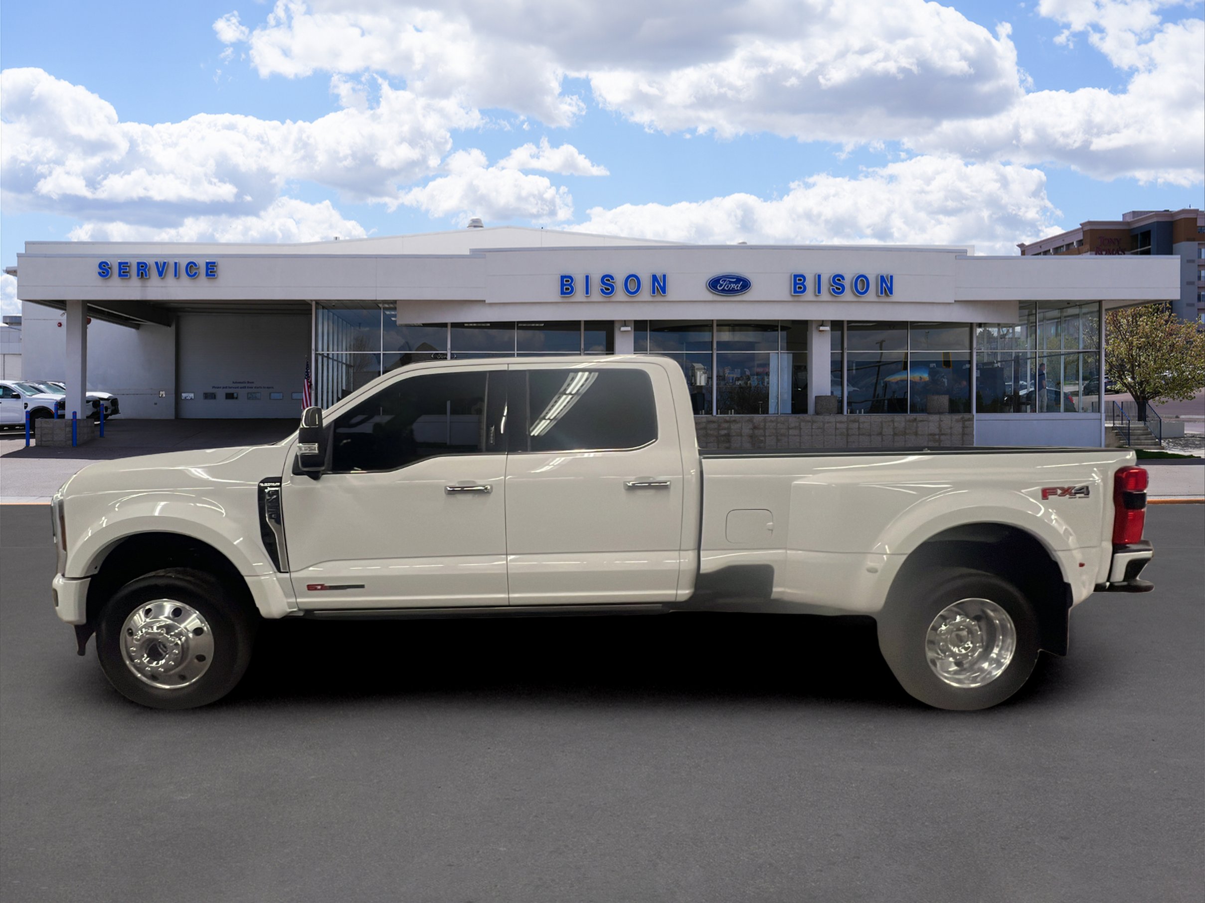 Certified 2024 Ford F450 Platinum w/ FX4 Off-Road Package image 6